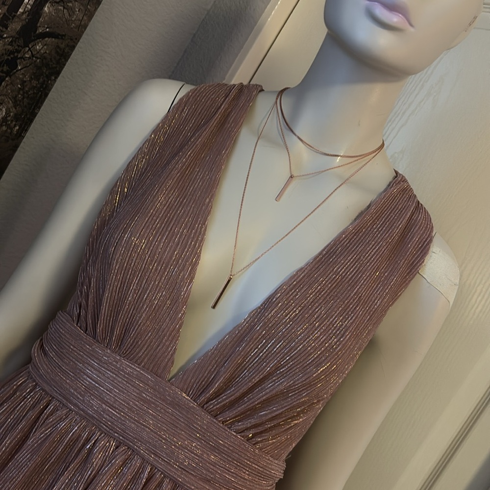 NWOT LuLu’s Metallic Rosegold Dress - Picture 15 of 16